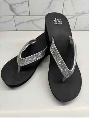 Montego Bay Club Silver Glitter Wedge Thong Sandals